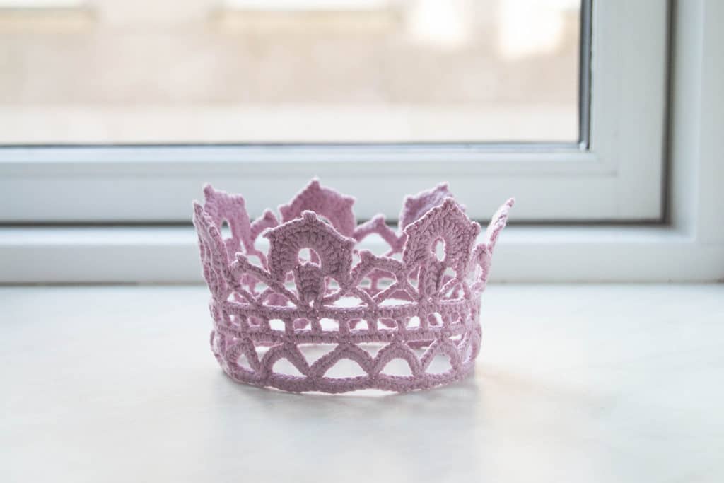 hæklet prinsessekrone