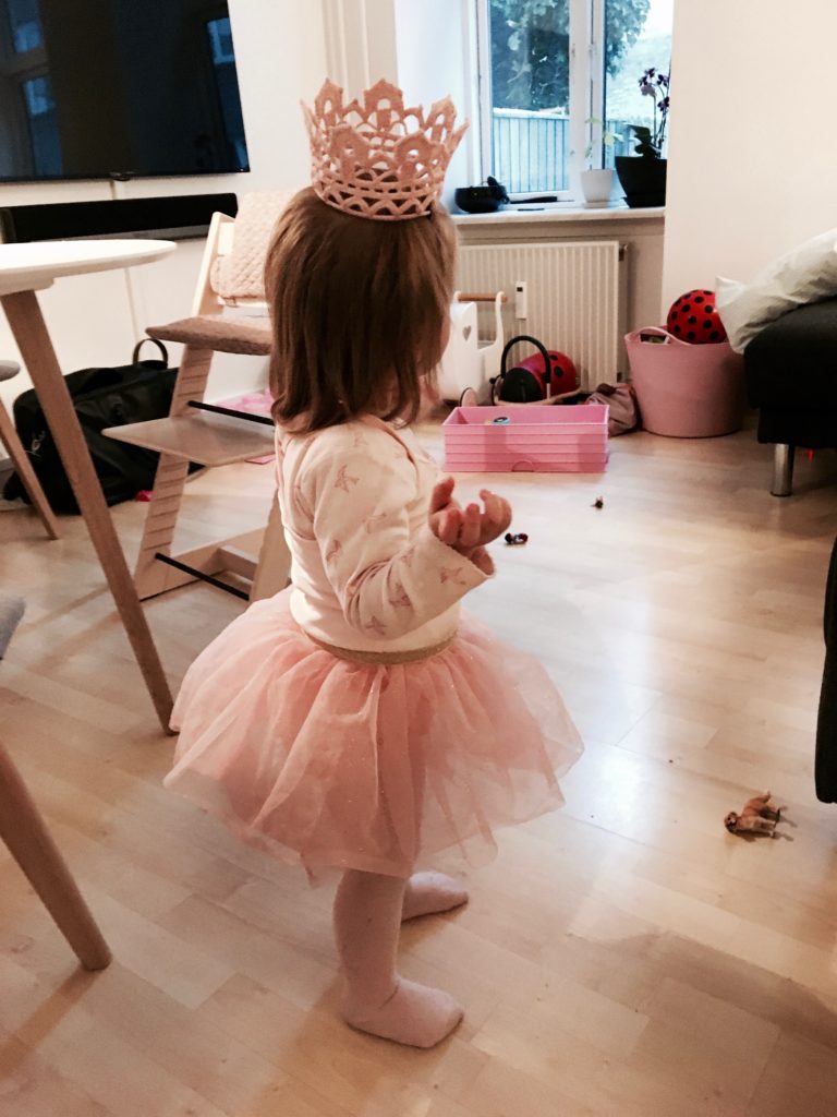 hæklet prinsessekrone